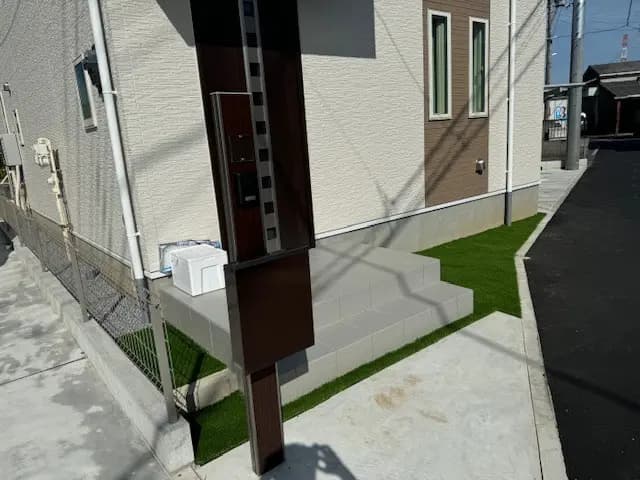 三郷市 F様邸：砂利と人工芝で美しい仕上がり